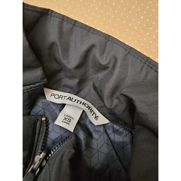 Metro By T-Mobile Vest Women’s XS Black Full Zip Logo Employee Uniform - Picture 2 of 8